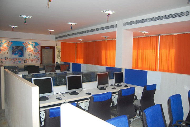https://cache.careers360.mobi/media/colleges/social-media/media-gallery/17290/2019/1/1/IT lab of Digiquest Academy Hyderabad_IT-lab.jpg